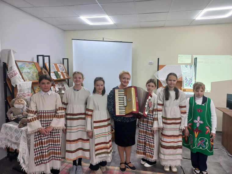 Фольклорный праздник "Девичьи посиделки".