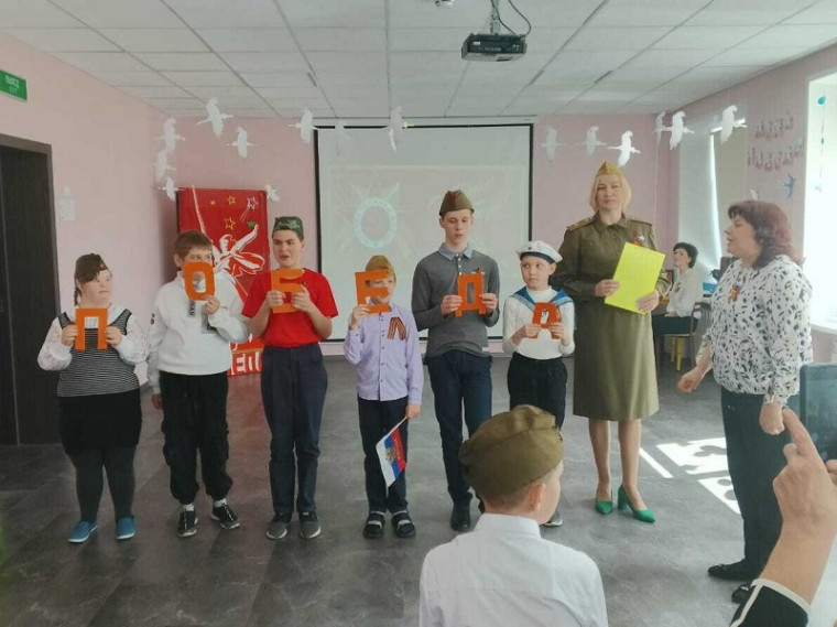 Помнит сердце, не забудет никогда.